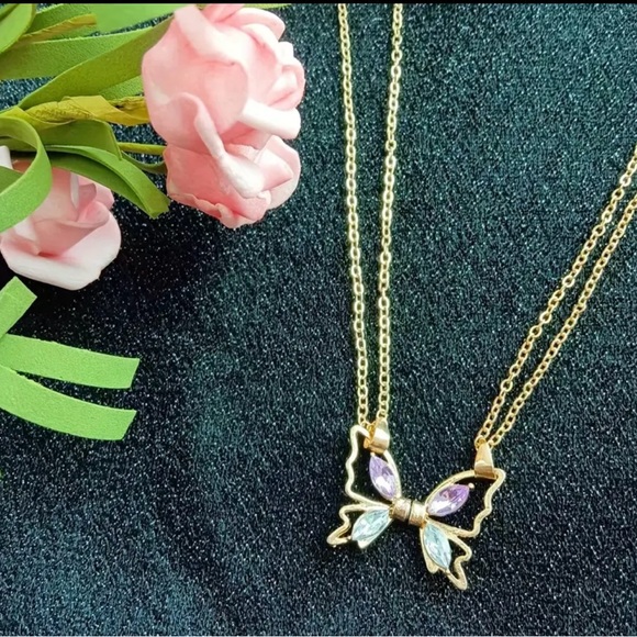 Set Of 2 Magnet Butterfly Necklaces - Picture 2 of 4